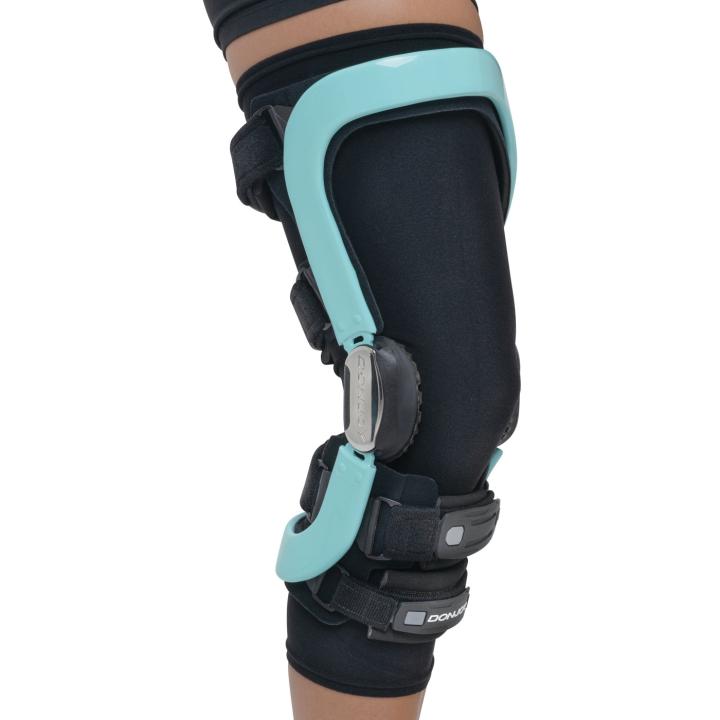 DonJoy Defiance® Pro Custom Knee Brace